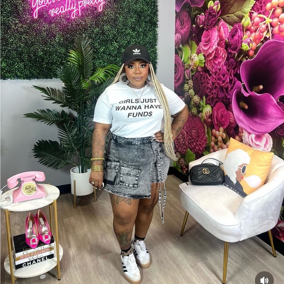 PLUS SIZE BLACK WASH SKORT SIZE 1X & 2X - Picture 3 of 4